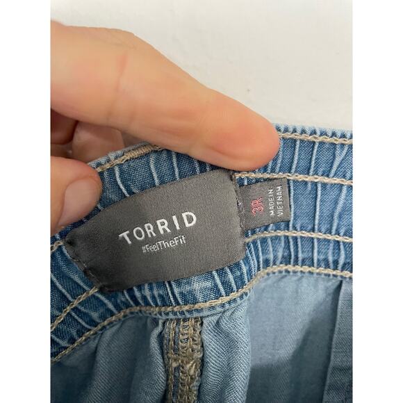Torrid High-Rise Pull-On Lightweight Denim Jean Light wash Drawstring 3R - Picture 3 of 7